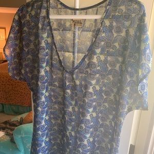 Mumu paisley print tee 💕